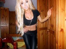 Elsa Jean eat cum with