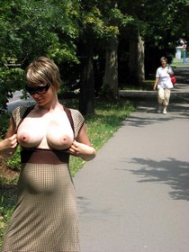 Blonde Girlfriend Sucks,